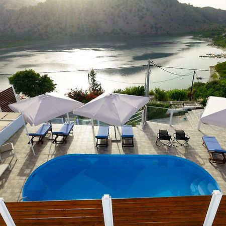Kávallos Lake View Suites מראה חיצוני תמונה