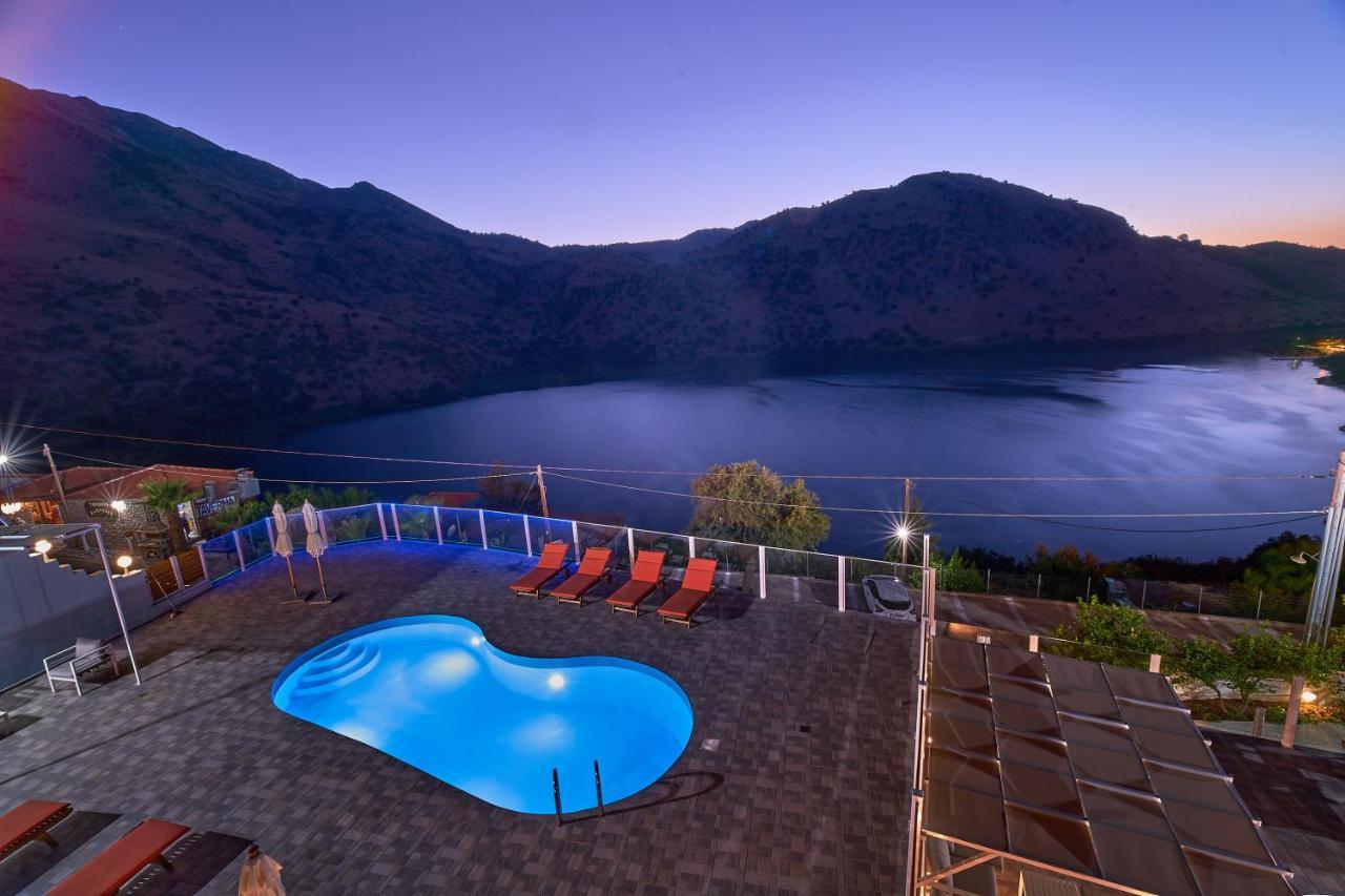 Kávallos Lake View Suites מראה חיצוני תמונה
