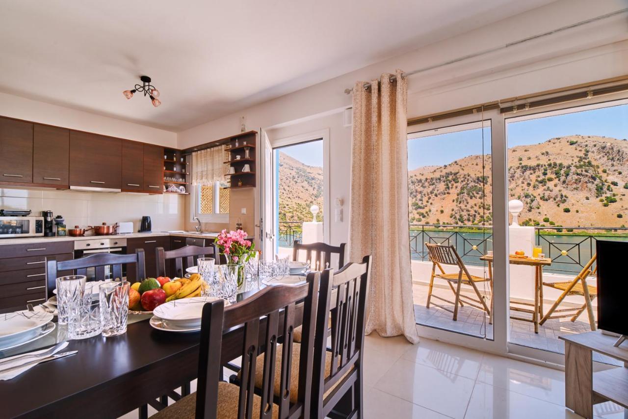 Kávallos Lake View Suites מראה חיצוני תמונה
