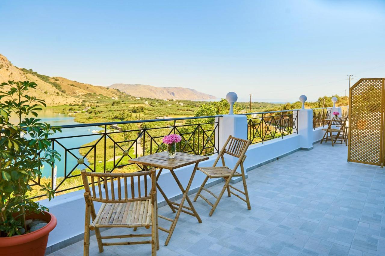 Kávallos Lake View Suites מראה חיצוני תמונה